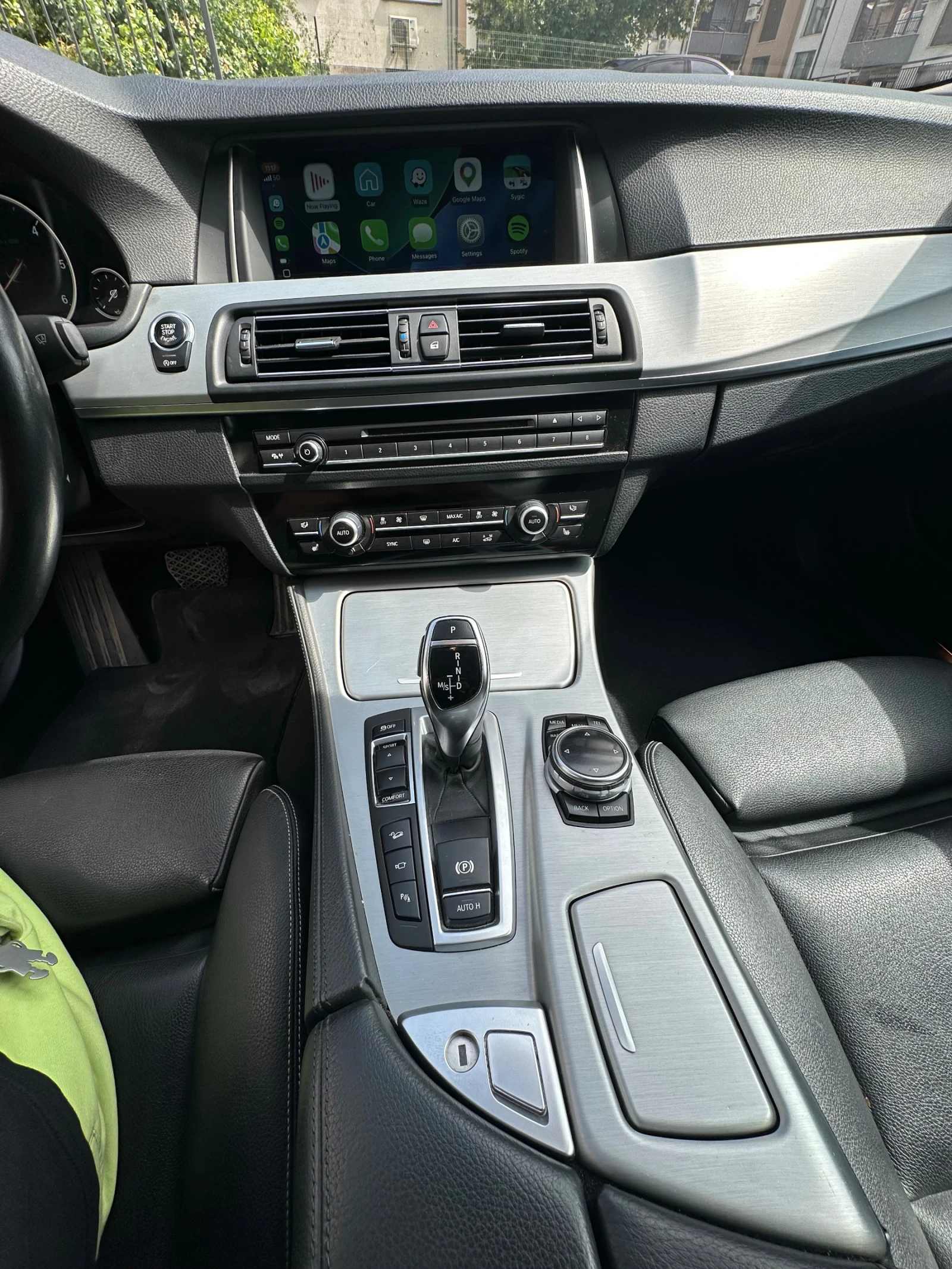 BMW 530  Xdrive/LUXURY Line/Facelift/Distronic/360/CarPlay, снимка 12 - Автомобили и джипове - 55275922