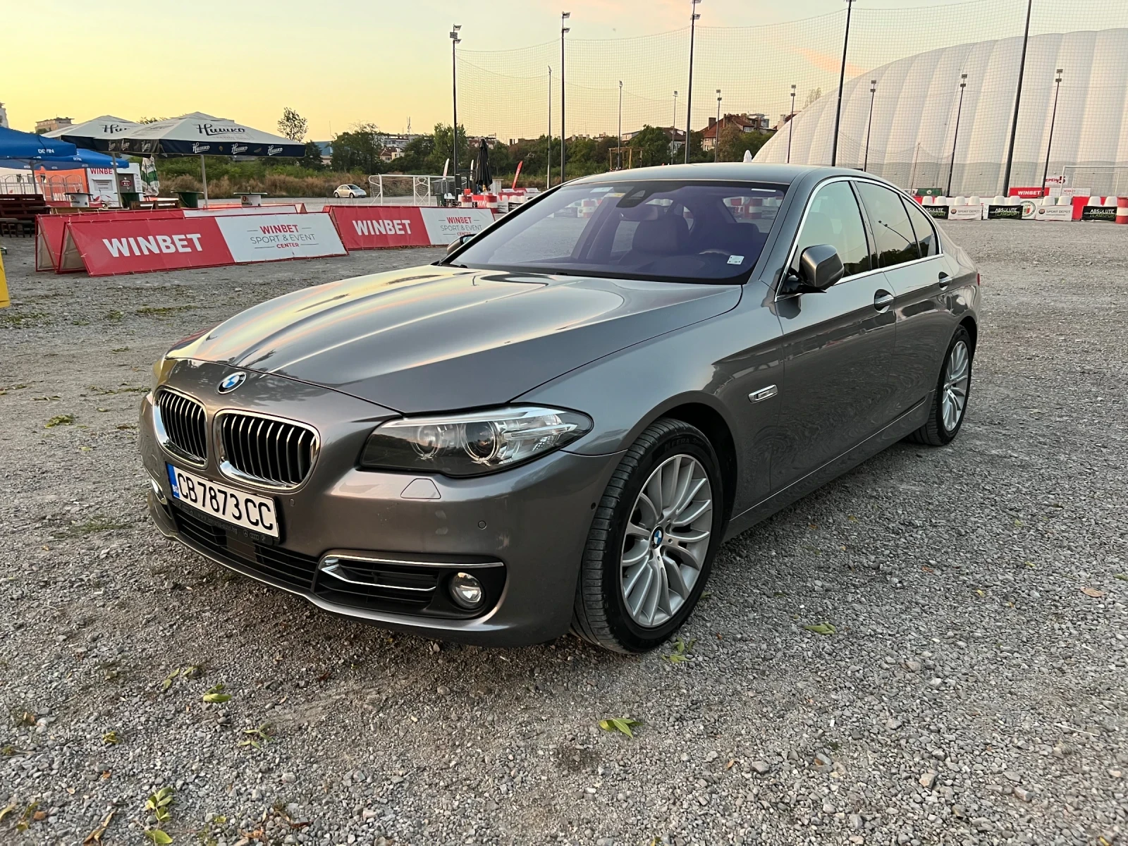 BMW 530  Xdrive/LUXURY Line/Facelift/Distronic/360/CarPlay, снимка 3 - Автомобили и джипове - 55275922