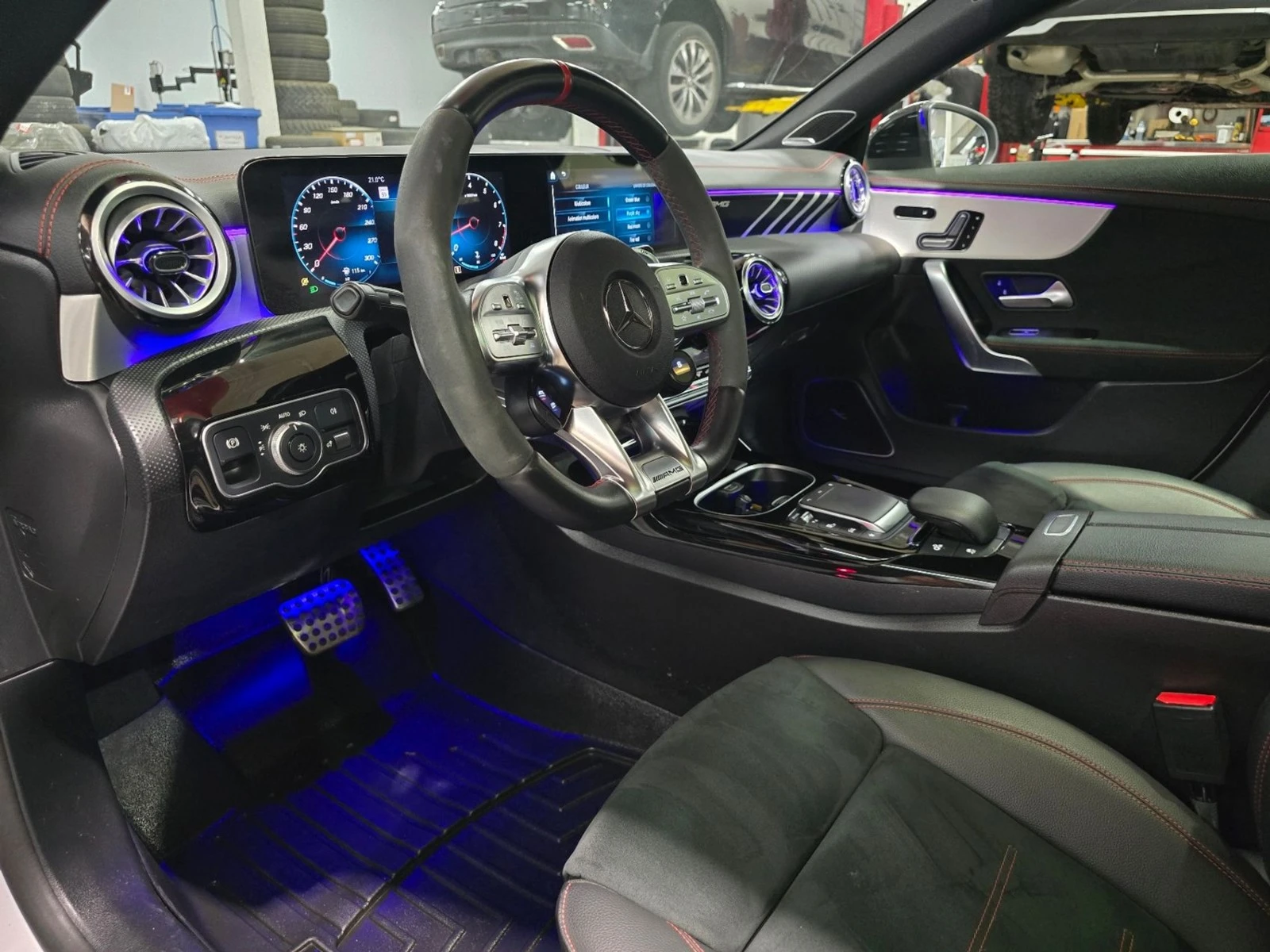 Mercedes-Benz CLA 45 AMG Автокредит Цена до България, снимка 9 - Автомобили и джипове - 56179891