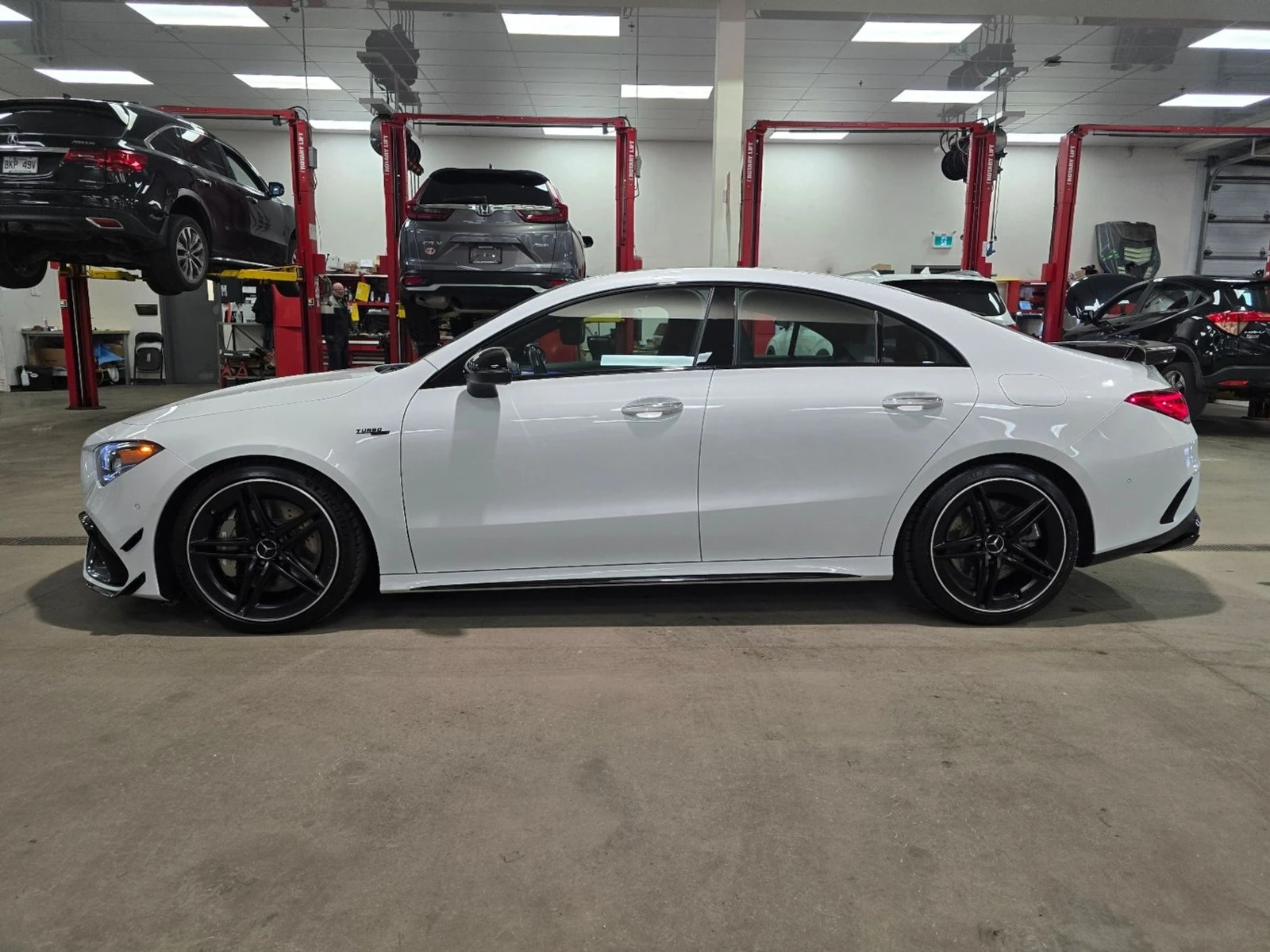 Mercedes-Benz CLA 45 AMG Автокредит Цена до България, снимка 7 - Автомобили и джипове - 56179891