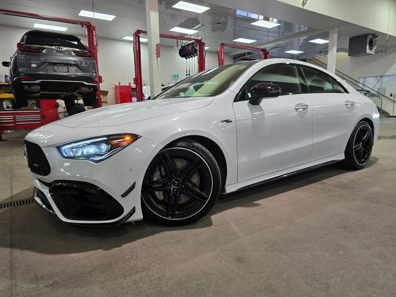 Mercedes-Benz CLA 45 AMG Автокредит Цена до България, снимка 3 - Автомобили и джипове - 56179891