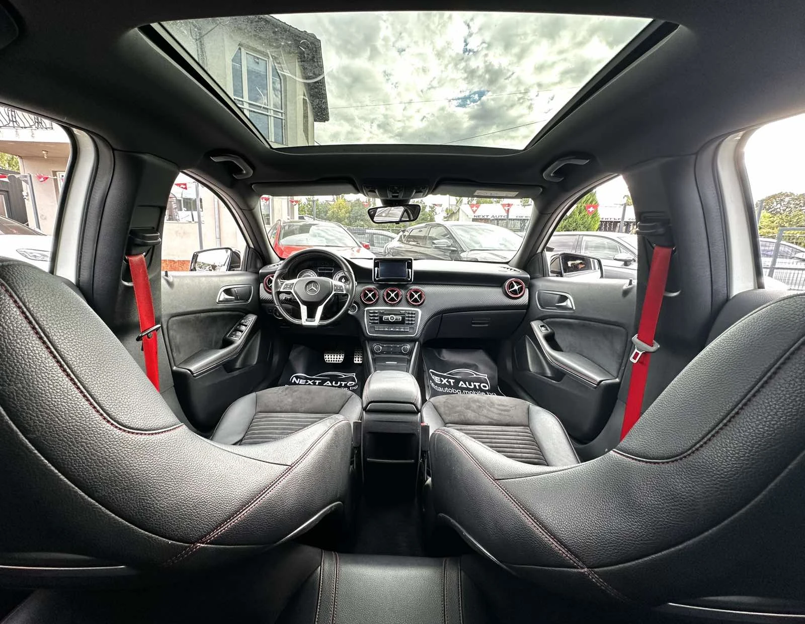 Mercedes-Benz A 250 2.0i 211HP AMG LINE PANO EURO6B, снимка 9 - Автомобили и джипове - 56183617