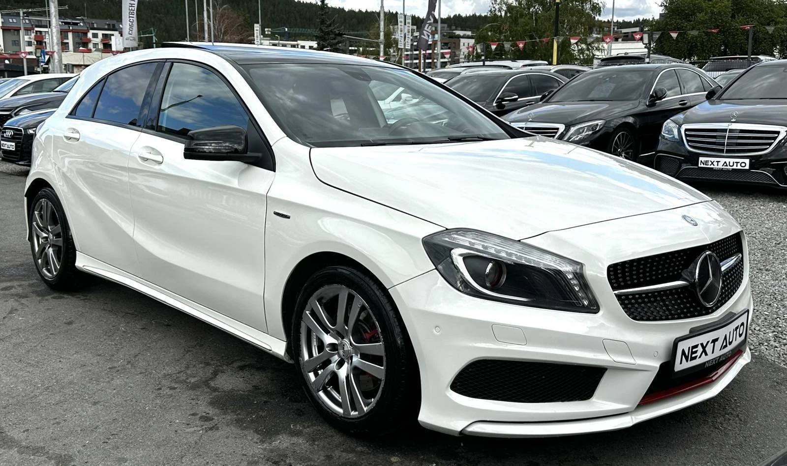 Mercedes-Benz A 250 2.0i 211HP AMG LINE PANO EURO6B, снимка 3 - Автомобили и джипове - 56183617