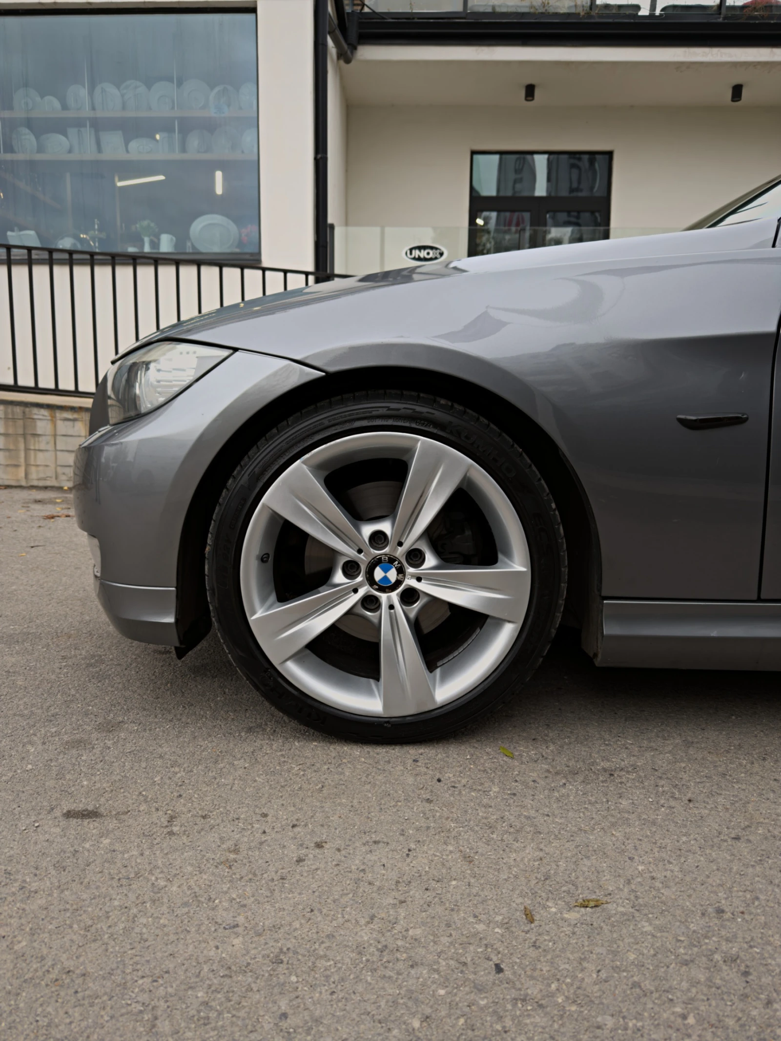 BMW 320 320d Touring, снимка 9 - Автомобили и джипове - 56728548
