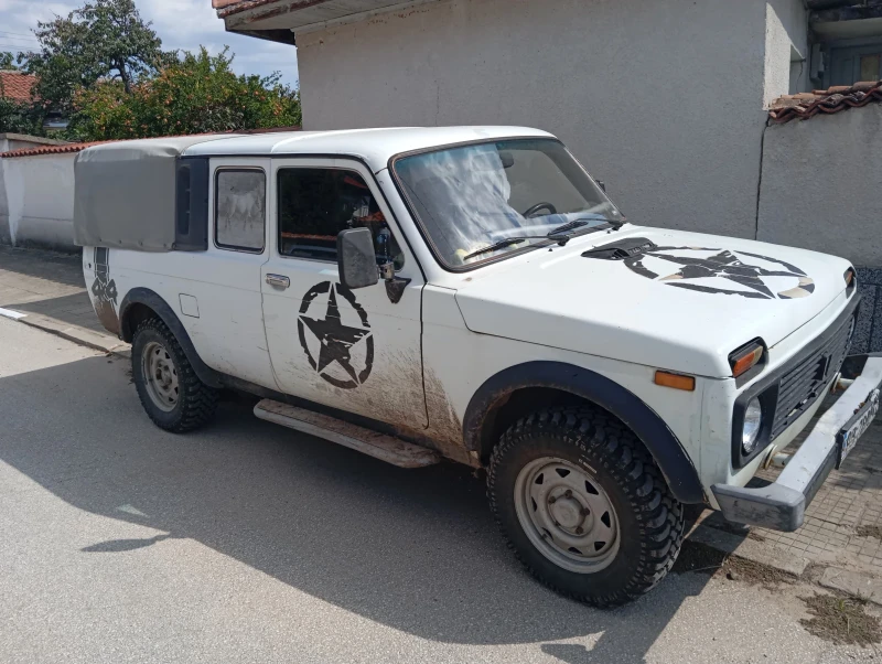 Lada Niva 1.7i, снимка 10 - Автомобили и джипове - 47411593