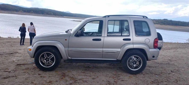 Jeep Cherokee 3.7, снимка 4 - Автомобили и джипове - 48551471