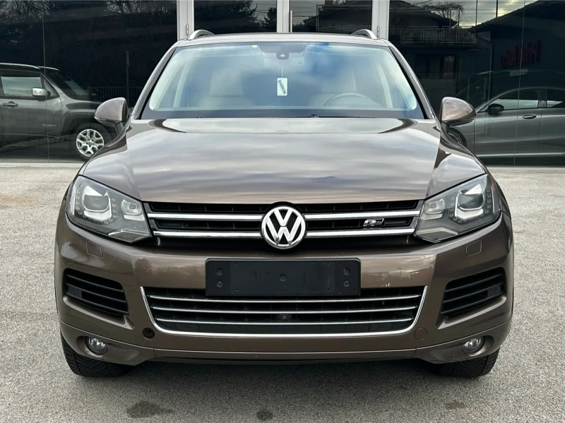 VW Touareg 3.0TDI, 245HP, 4X4, 360-ГРАДУСОВА КАМЕРА, ТОП, снимка 2 - Автомобили и джипове - 48142100