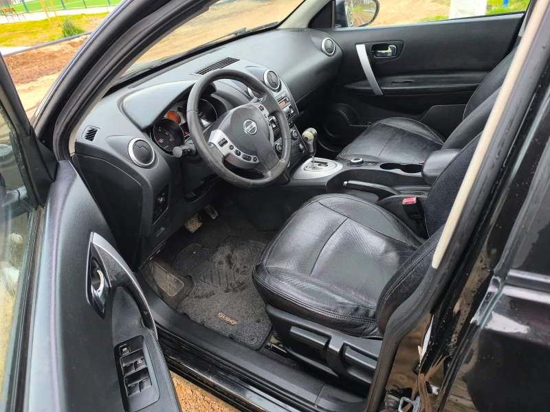 Nissan Qashqai 2.0 4х4 Автомат, снимка 12 - Автомобили и джипове - 52670668