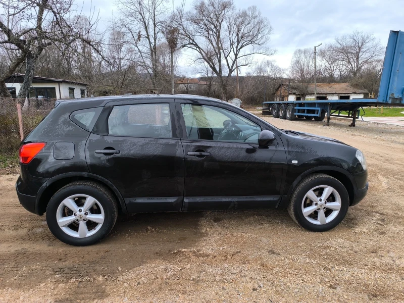 Nissan Qashqai 2.0 4х4 Автомат, снимка 7 - Автомобили и джипове - 52670668