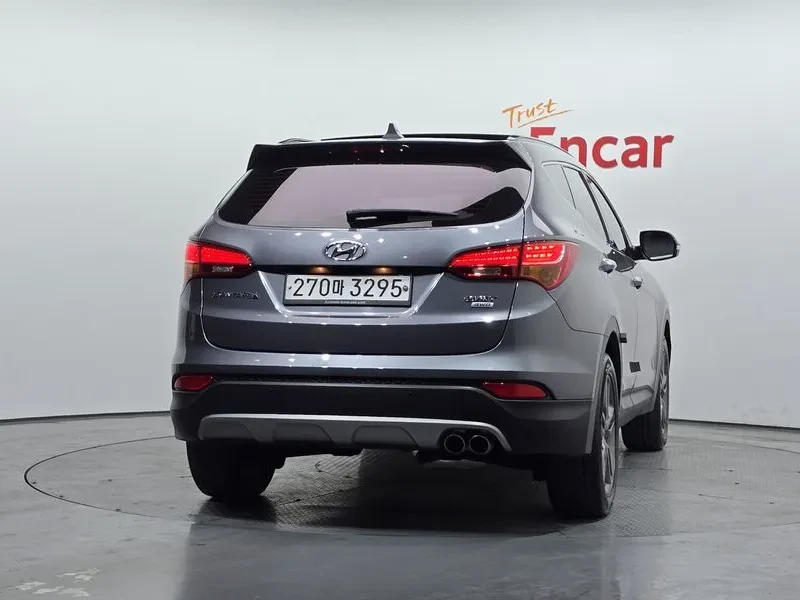 Hyundai Santa fe 2.2 CRDI 4WD - САМО 30% АВАНС, снимка 4 - Автомобили и джипове - 55740257
