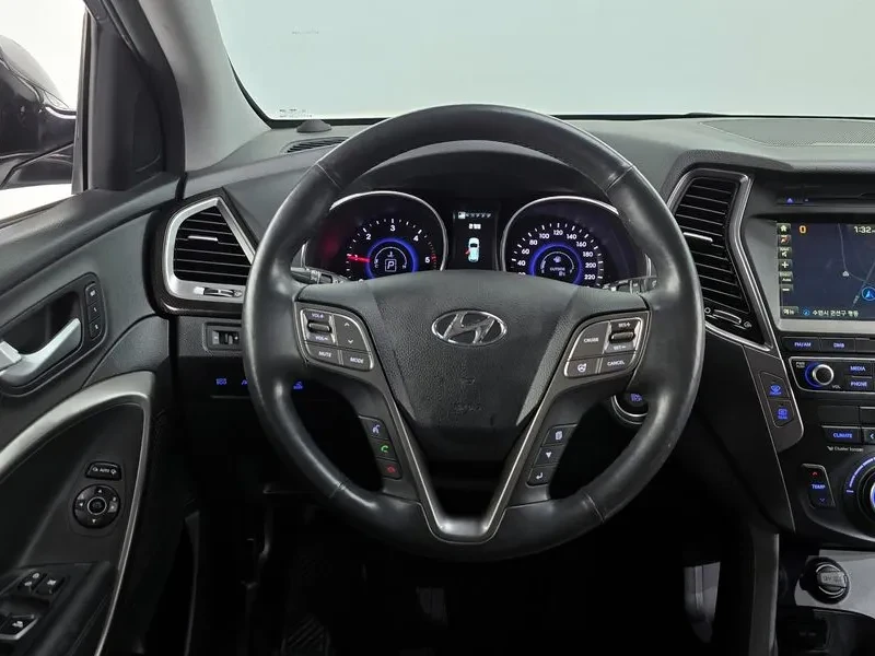 Hyundai Santa fe 2.2 CRDI 4WD - САМО 30% АВАНС, снимка 13 - Автомобили и джипове - 55740257
