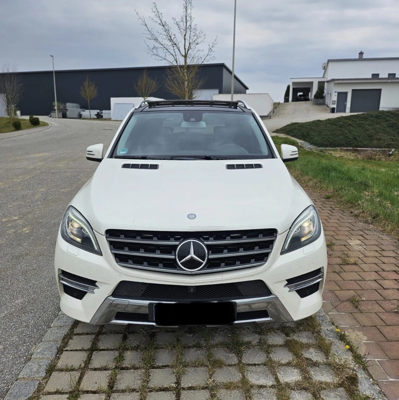 Mercedes-Benz ML 350 AMG///КАМЕРИ -ДИАМАНТЕНО БЯЛ-ПАНОРАМА/ДИСТР/ХАРМАН, снимка 1