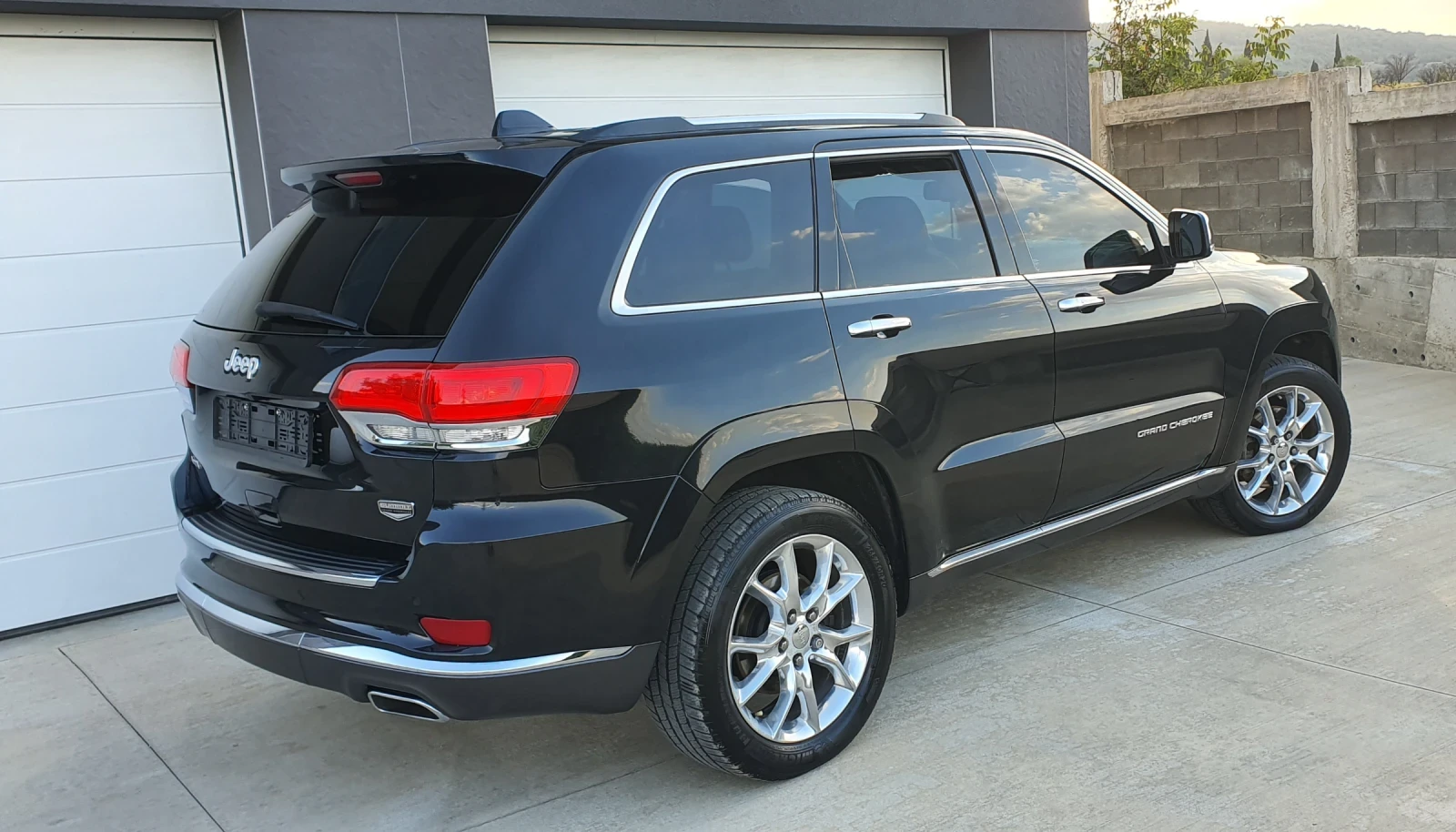 Jeep Grand cherokee SUMIT 5.7 Full - изображение 5