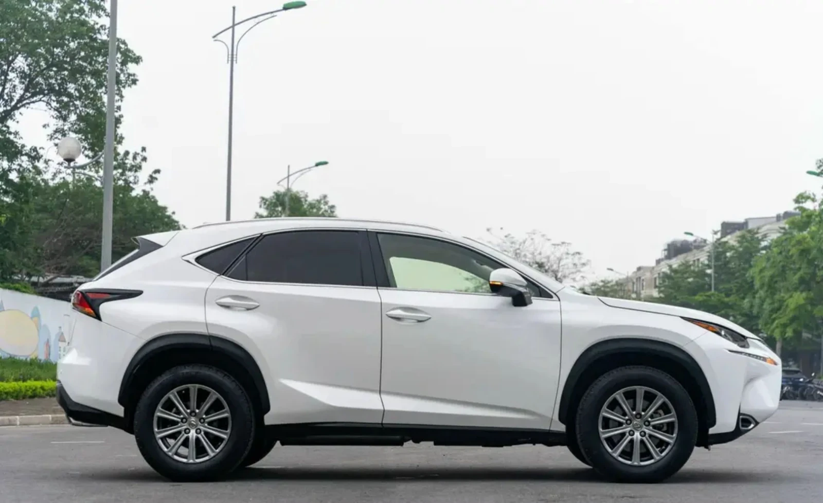 Lexus NX 200t КАТО НОВА!  - изображение 9