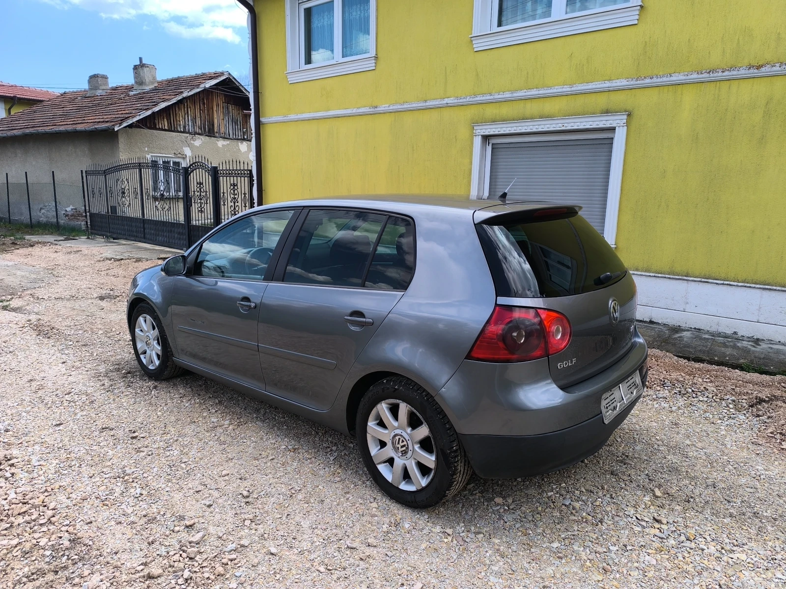 VW Golf 2.0 TDI Автомат, снимка 17 - Автомобили и джипове - 53700691