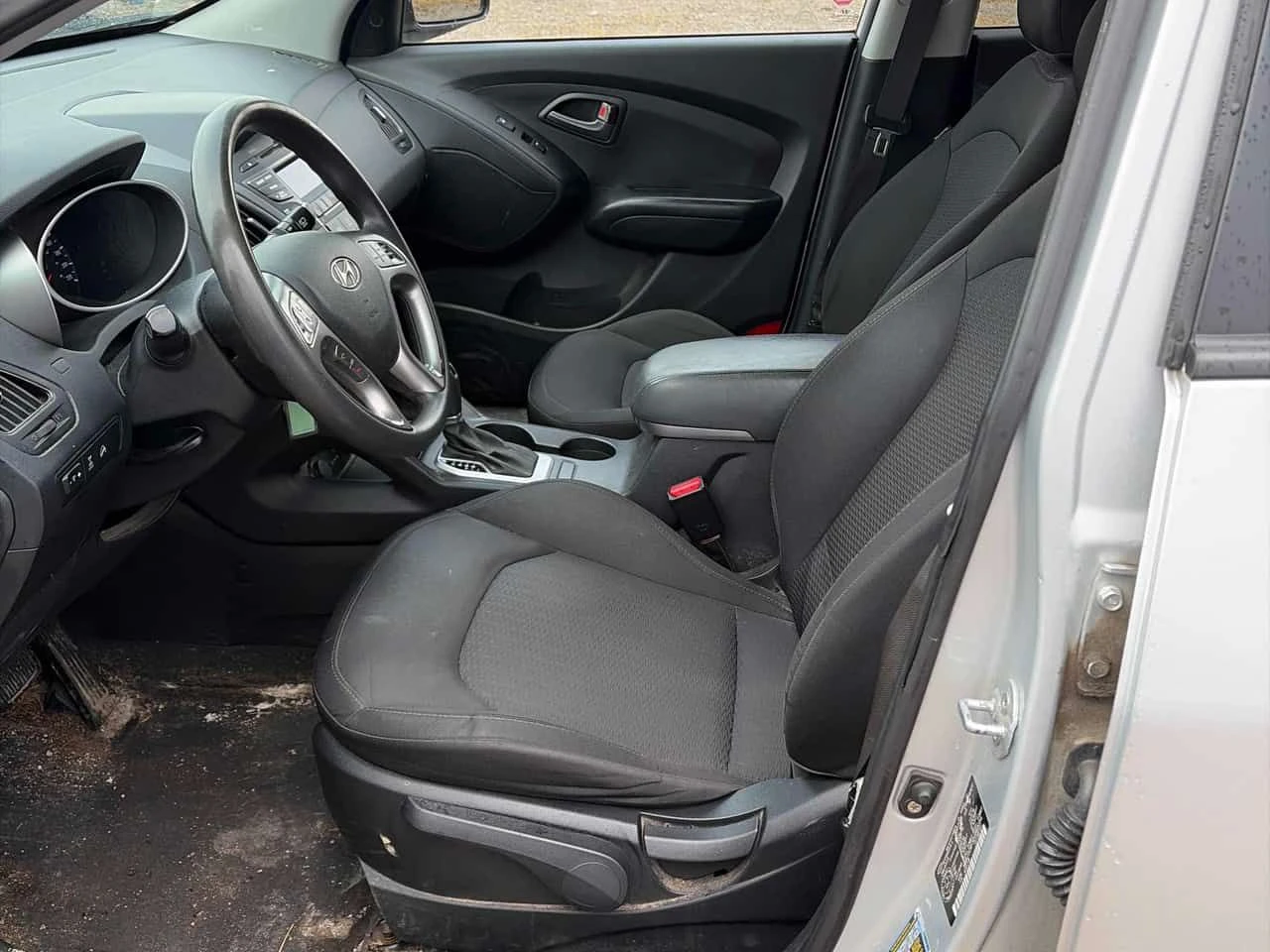 Hyundai Tucson * GL * ПОДГРЕВ* KEYLESS* , снимка 10 - Автомобили и джипове - 54071175