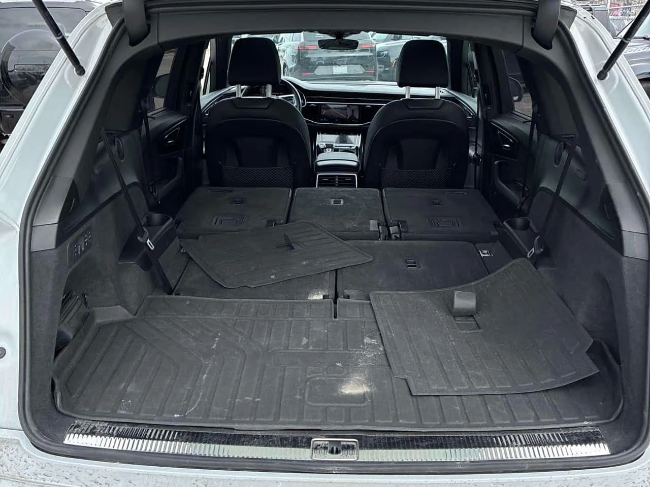 Audi Q7 * Technik * S LINE* DISTRONIC* B&0* ОБДУХВАНЕ* 360, снимка 13 - Автомобили и джипове - 54185618