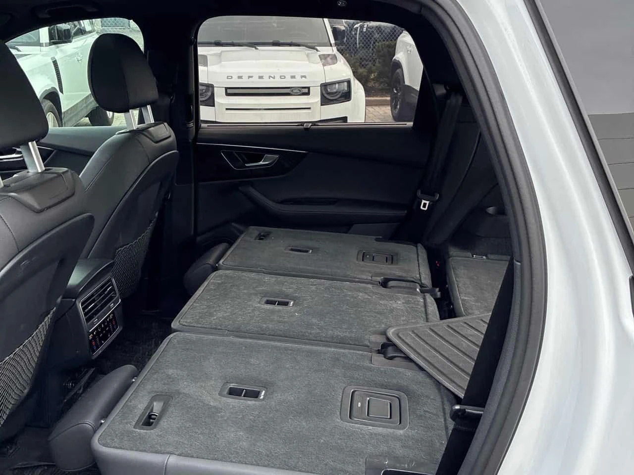 Audi Q7 * Technik * S LINE* DISTRONIC* B&0* ОБДУХВАНЕ* 360, снимка 12 - Автомобили и джипове - 54185618