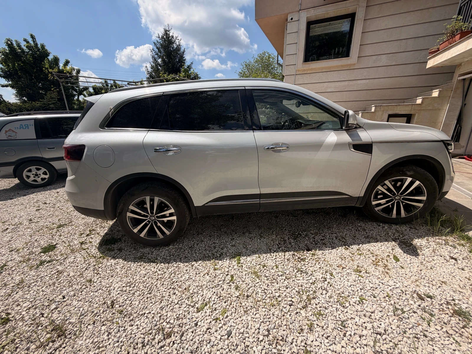 Renault Koleos Intense, снимка 2 - Автомобили и джипове - 54492730
