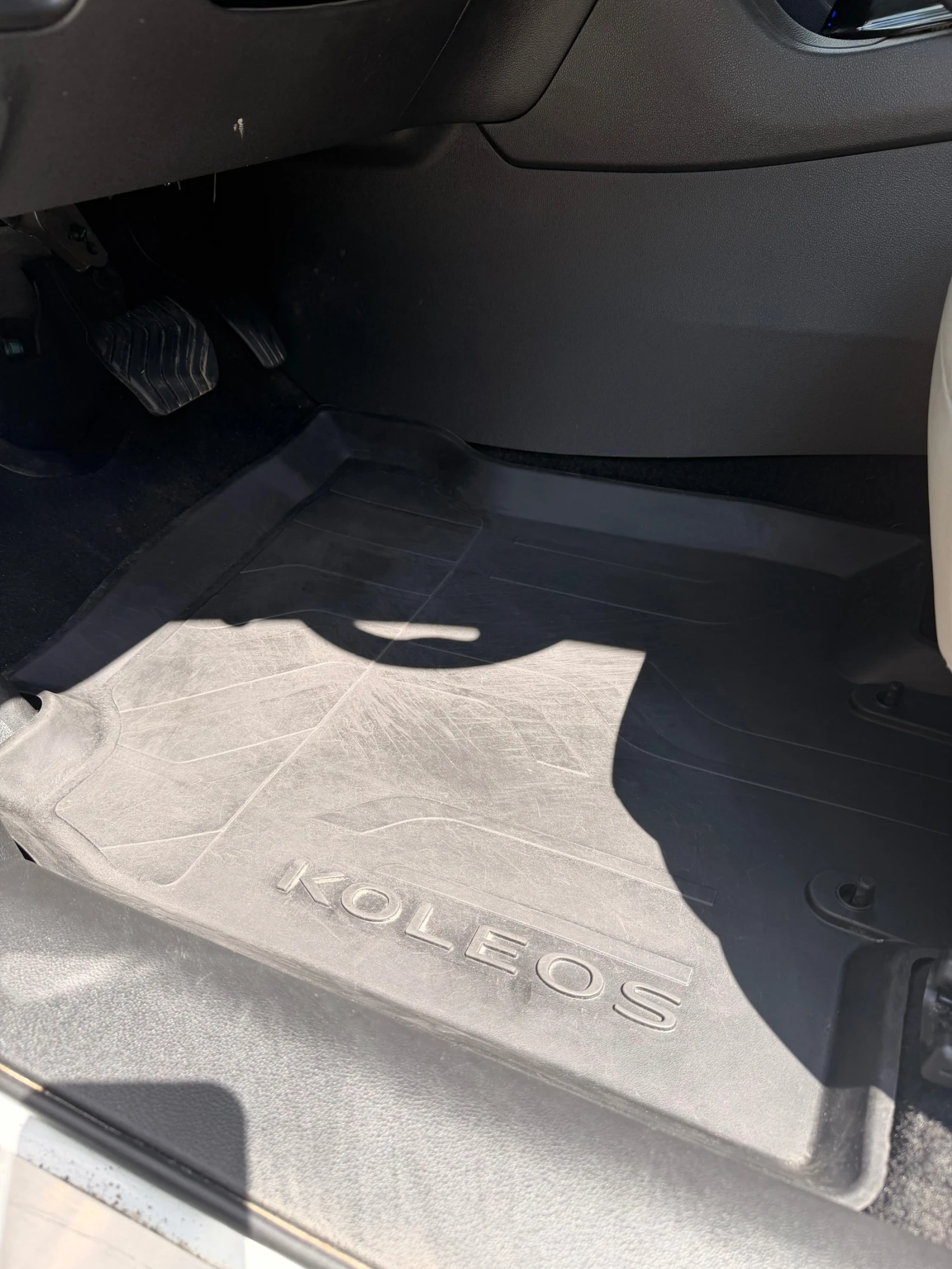 Renault Koleos Intense, снимка 8 - Автомобили и джипове - 54492730