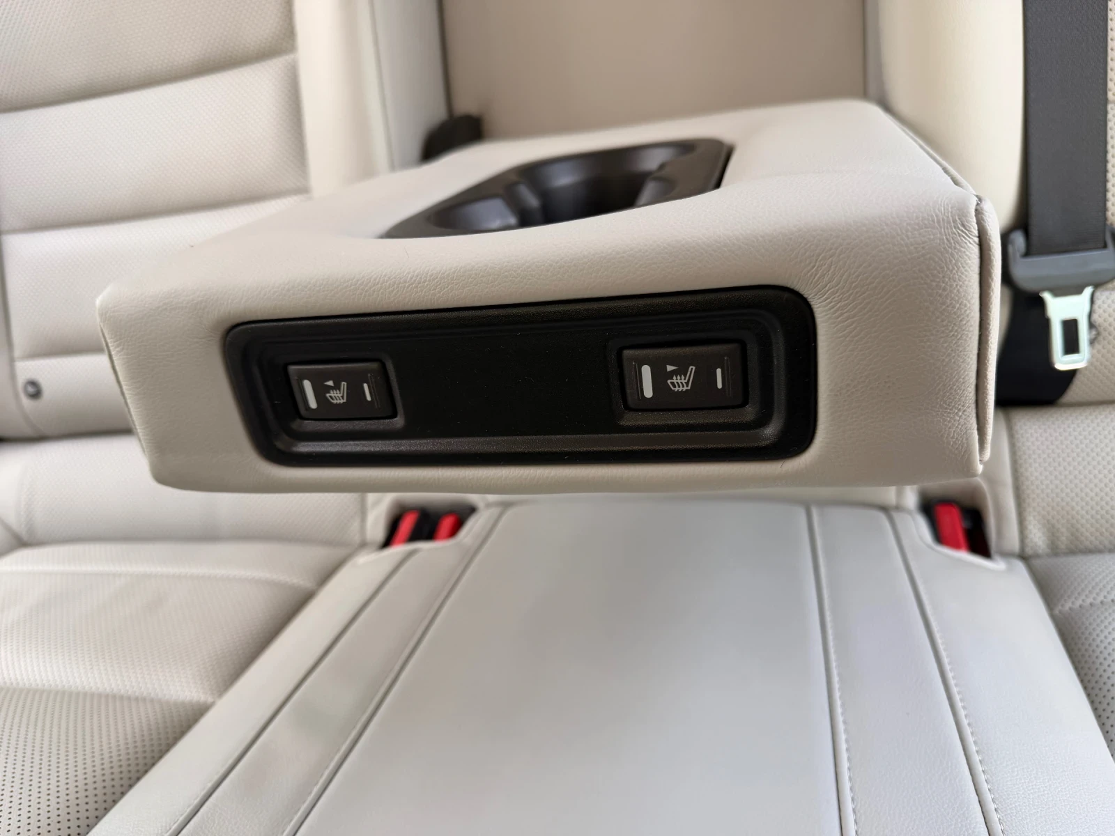 Renault Koleos Intense, снимка 16 - Автомобили и джипове - 54492730
