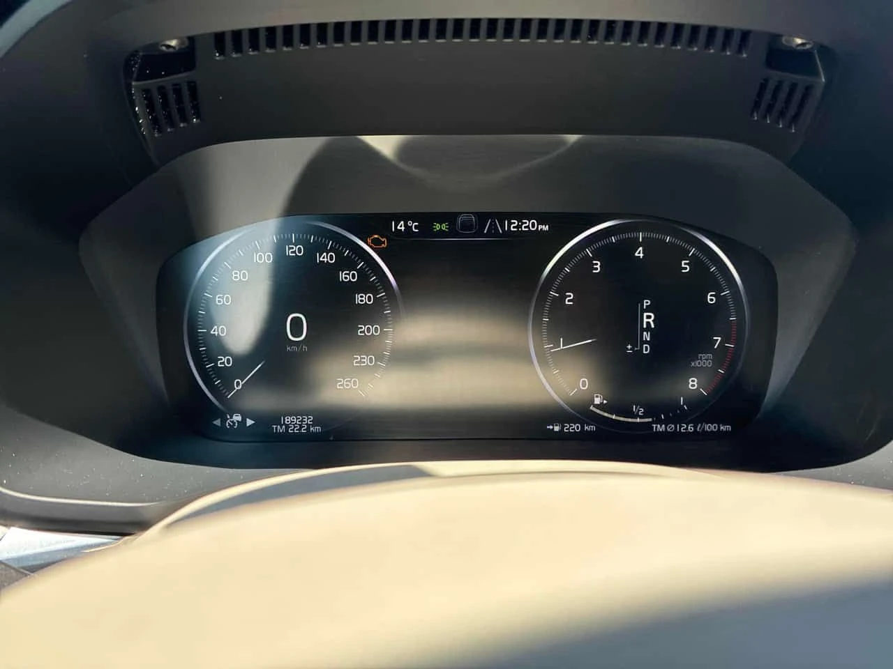 Volvo XC60 * Momentum * ПОДГРЕВ* ПАНОРАМА* + ГУМИ С ДЖАНТИ* , снимка 8 - Автомобили и джипове - 54635586