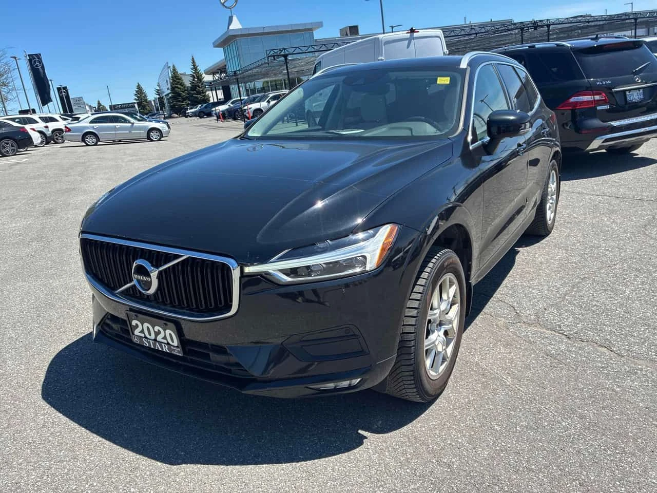 Volvo XC60 * Momentum * ПОДГРЕВ* ПАНОРАМА* + ГУМИ С ДЖАНТИ* 