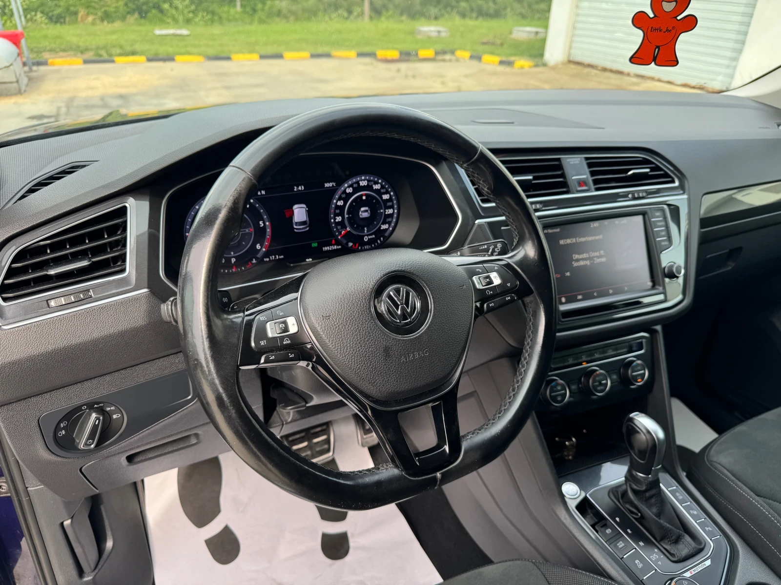 VW Tiguan 2.0TDI/4MOTION/АВТОМАТ/DIGITAL/Фул екстри/Нова, снимка 10 - Автомобили и джипове - 54868277