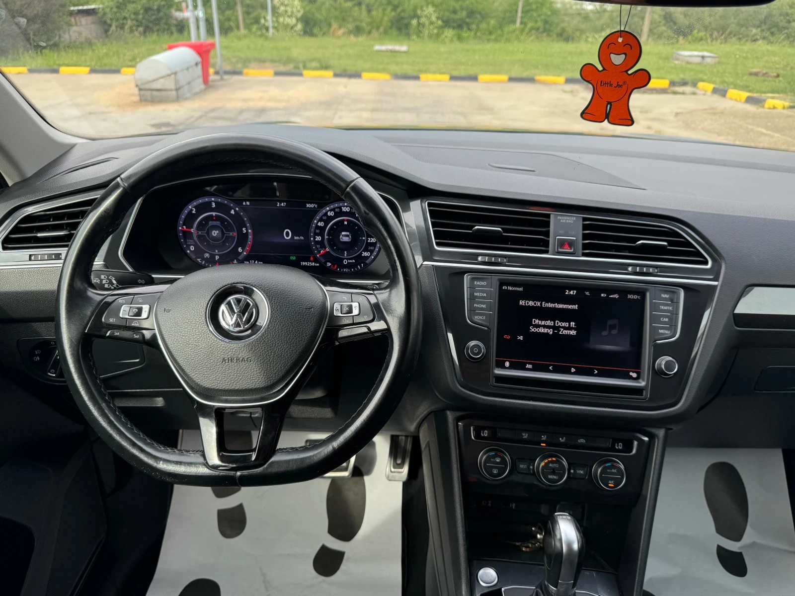 VW Tiguan 2.0TDI/4MOTION/АВТОМАТ/DIGITAL/Фул екстри/Нова, снимка 11 - Автомобили и джипове - 54868277