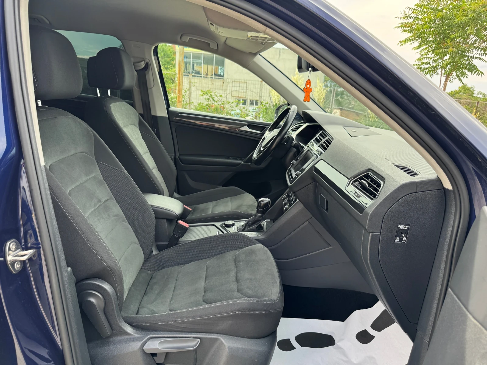 VW Tiguan 2.0TDI/4MOTION/АВТОМАТ/DIGITAL/Фул екстри/Нова, снимка 9 - Автомобили и джипове - 54868277