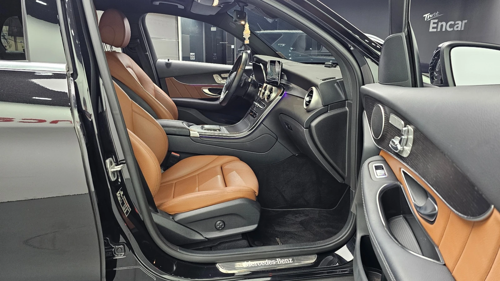 Mercedes-Benz GLC 300 e 4Matic Coupe | LED | DISTRONIC | ���� �� ������� | Mobile.bg � ����������� 16