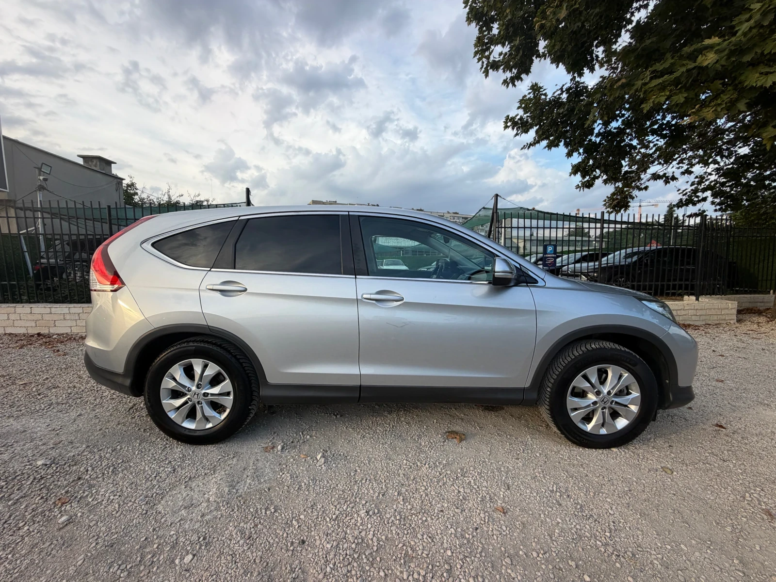 Honda Cr-v Сервизна история!, снимка 8 - Автомобили и джипове - 55991531