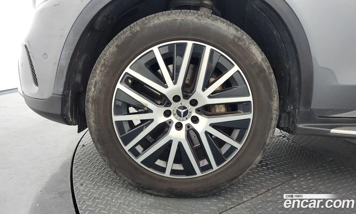 Mercedes-Benz GLC GLC300e 4MATIC, снимка 5 - Автомобили и джипове - 56122810