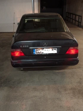 Mercedes-Benz 124 E200 16v 136k.c., снимка 2