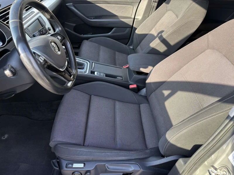 VW Passat 2.0 TDI, снимка 8 - Автомобили и джипове - 52517586