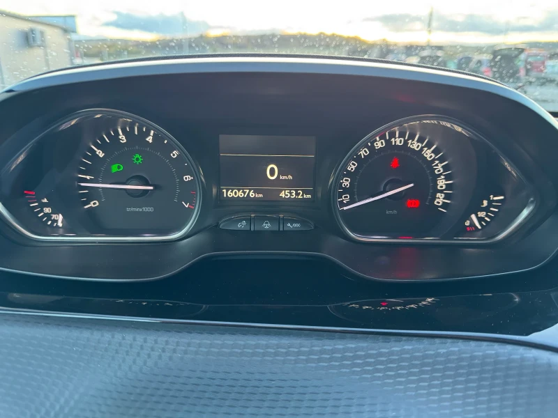 Peugeot 2008 1.2 i PURETECH - ALLURE EDITION - EURO 6B, снимка 11 - Автомобили и джипове - 51802058