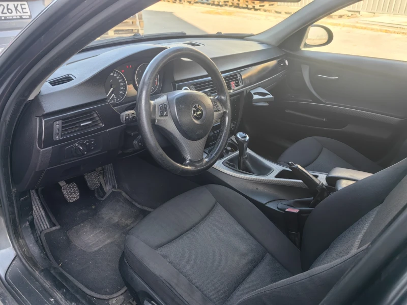 BMW 320, снимка 12 - Автомобили и джипове - 52537635