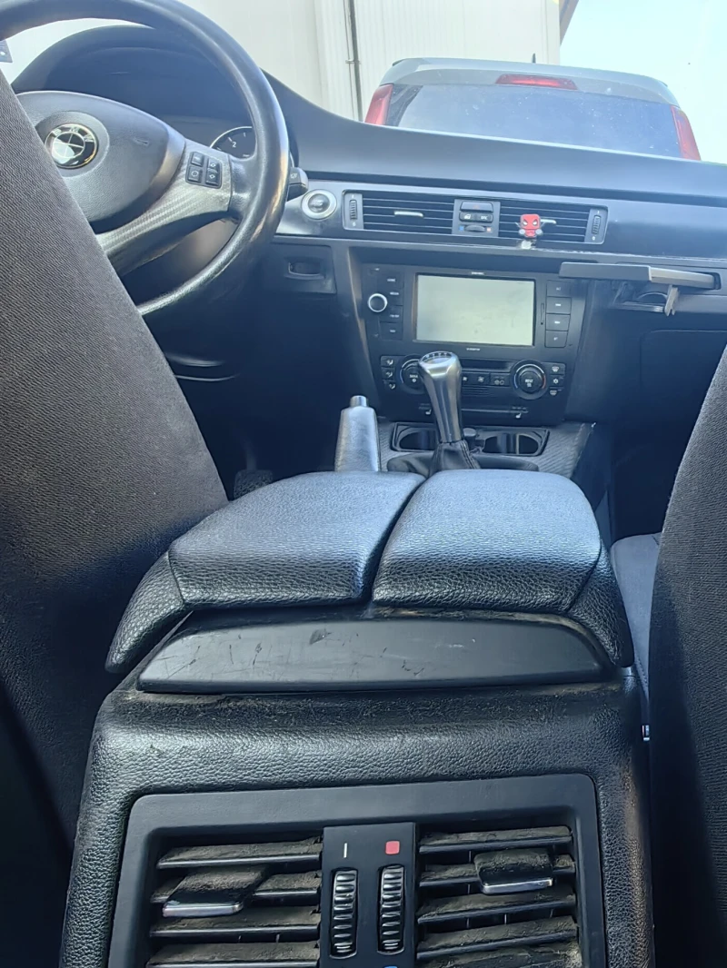 BMW 320, снимка 11 - Автомобили и джипове - 52537635