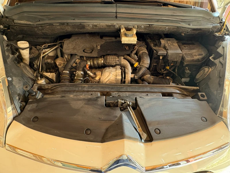 Citroen C4 Picasso, снимка 17 - Автомобили и джипове - 52157146