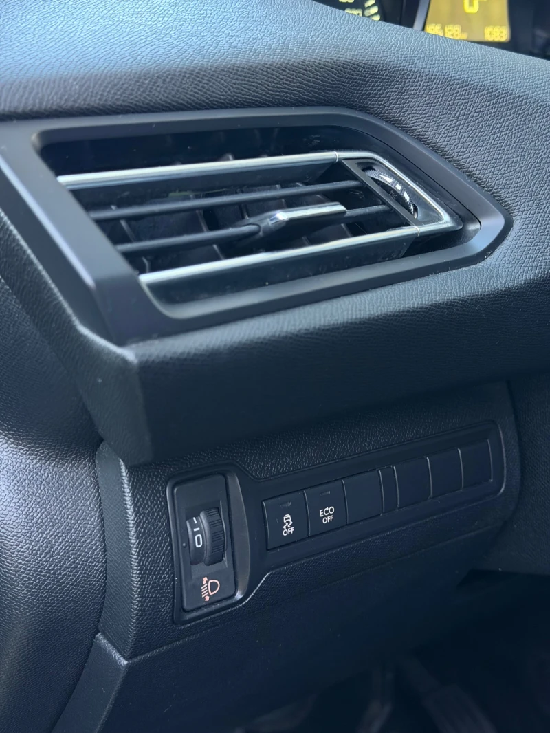 Peugeot 308 1.6hdi 120кс Нов Внос, снимка 16 - Автомобили и джипове - 52944821