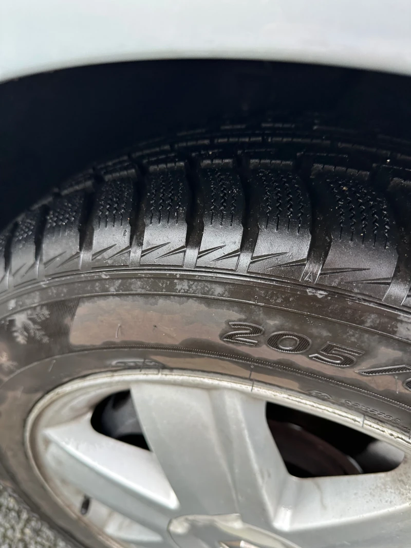 Renault Scenic 1.9 dci, 6+ 1, 7местен, снимка 12 - Автомобили и джипове - 53053293