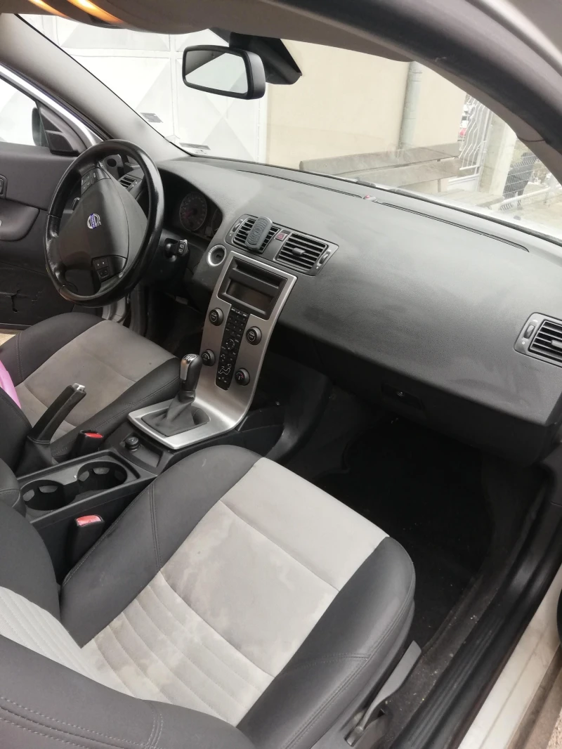 Volvo C30 1.6, снимка 6 - Автомобили и джипове - 53213346