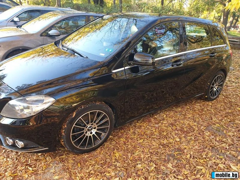 Mercedes-Benz B 180 Sport Сервизна история  - изображение 5