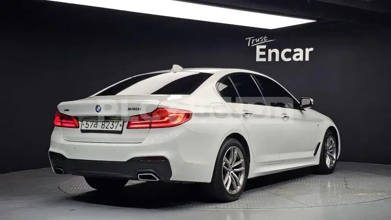 BMW 530 M SPORT/ФИКСИРАНА ЦЕНА ДО БЪЛГАРИЯ, снимка 2 - Автомобили и джипове - 54997679
