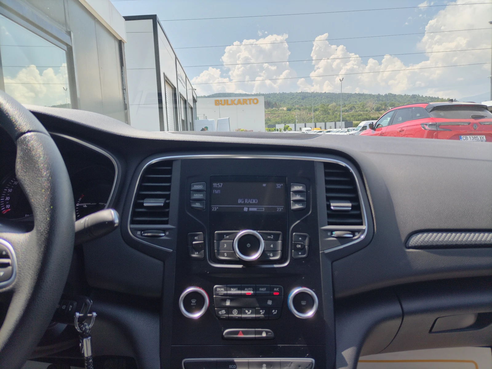 Renault Megane 1.3TCe.140к.с/Life - изображение 10