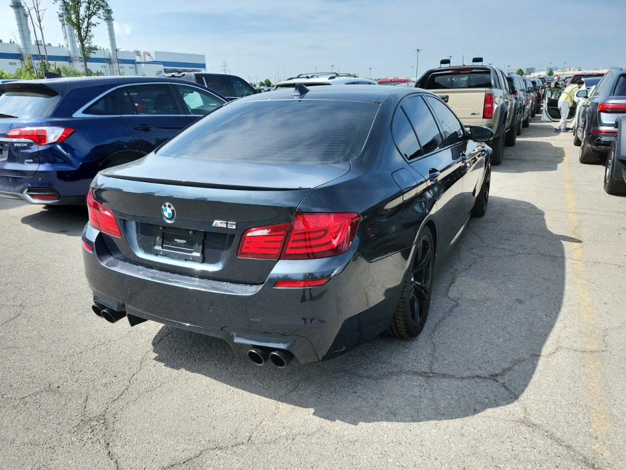 BMW M5 * CARFAX * АВТО КРЕДИТ * ЦЕНА ДО БГ! - изображение 4