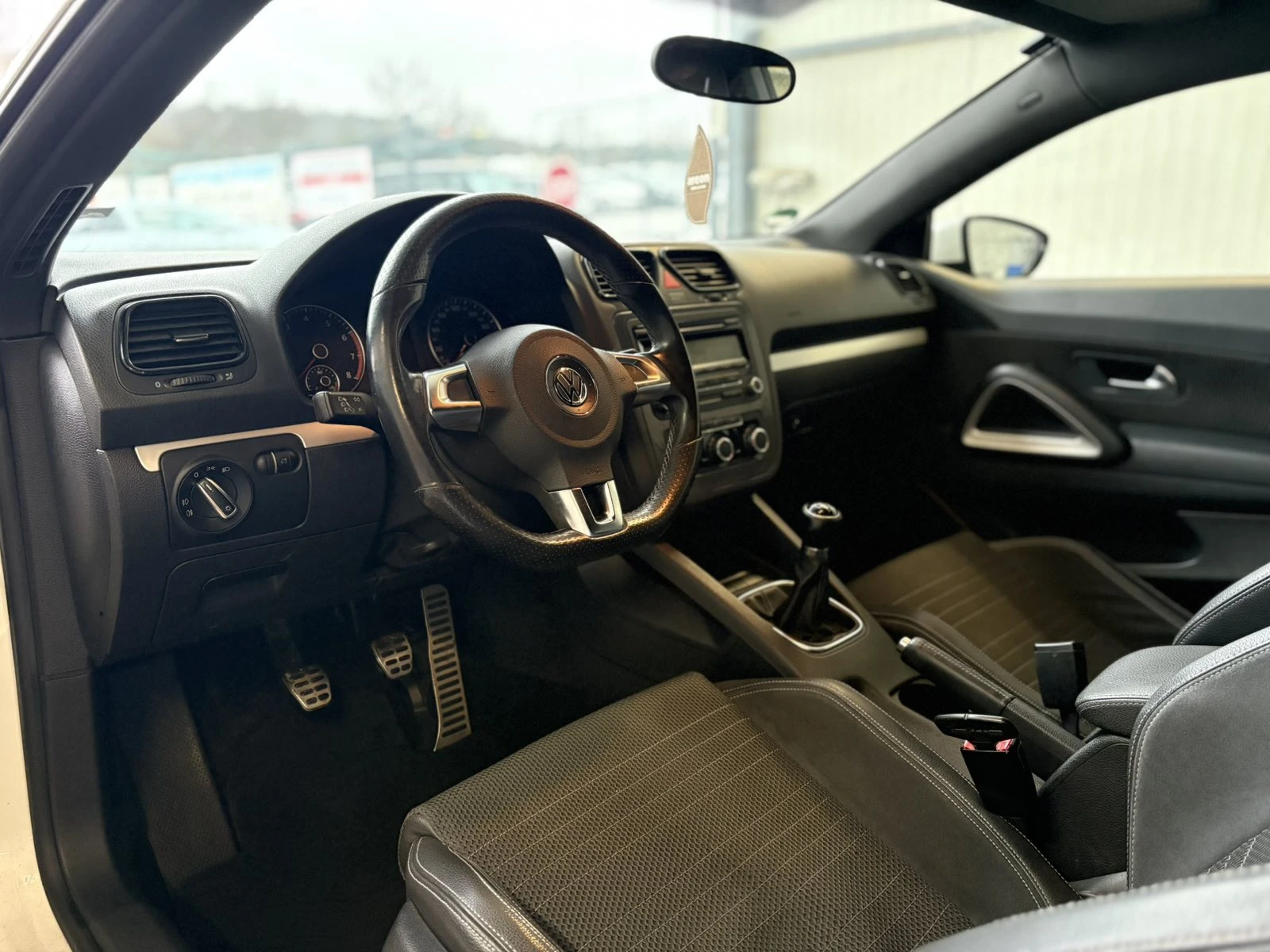 VW Scirocco 1.4TSI - изображение 8