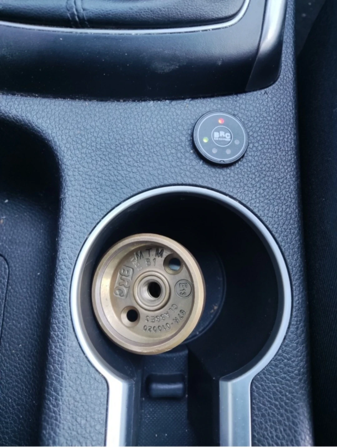 Hyundai I30 1.4 газ, снимка 10 - Автомобили и джипове - 54151197