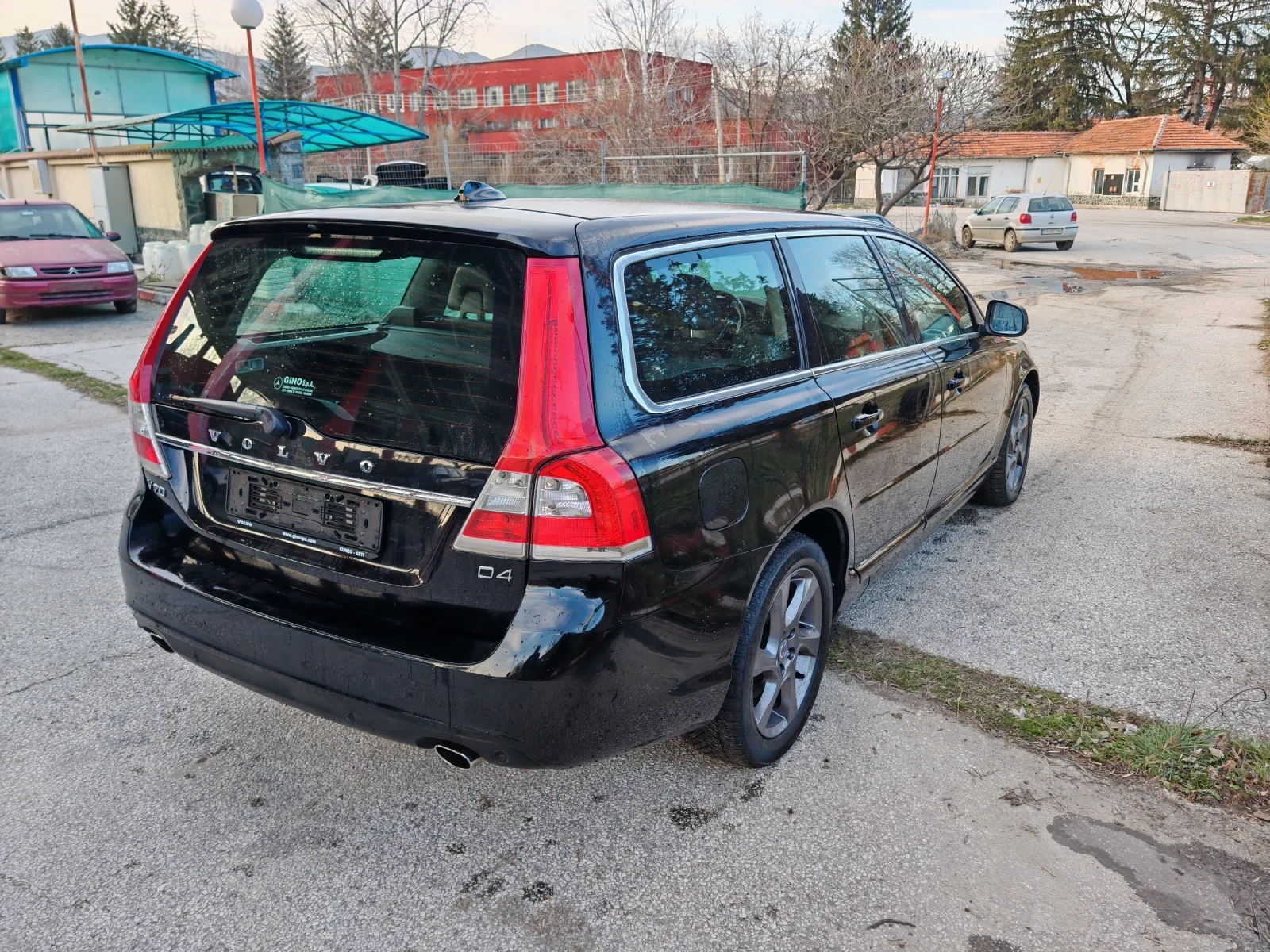 Volvo V70 2.0D4, снимка 3 - Автомобили и джипове - 53774602