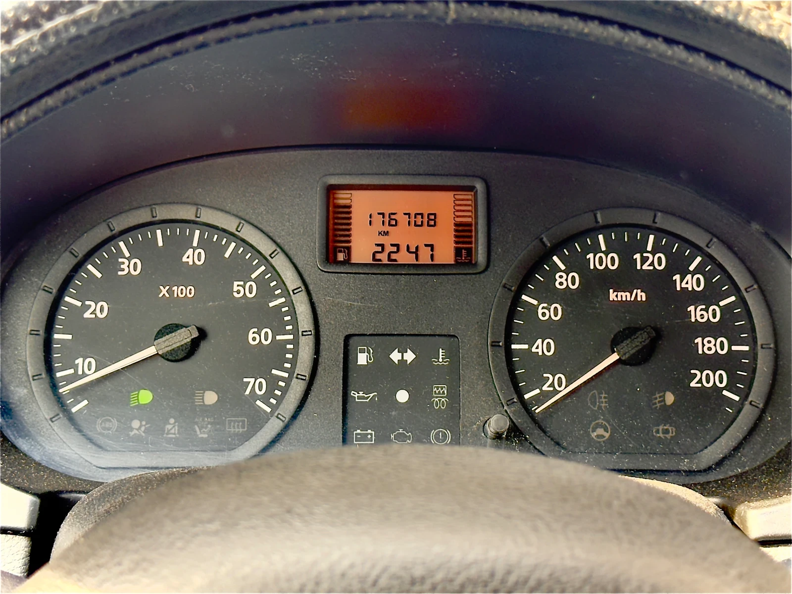 Dacia Logan 1.4, снимка 7 - Автомобили и джипове - 54057860